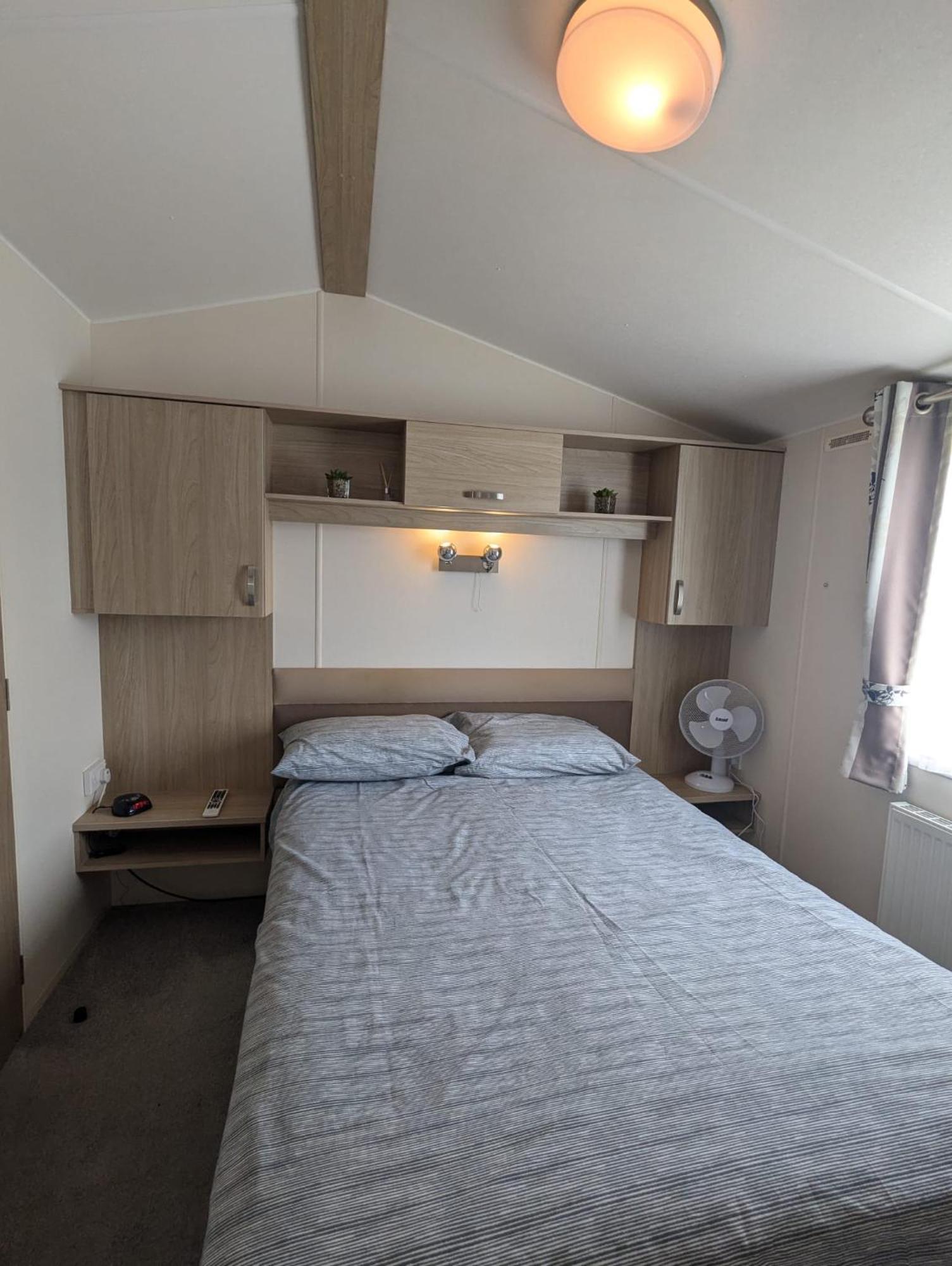 Lovely Bright And Airy Caravan On The 5 Star Shorefield Country Park Entertainment Passes Included Milford on Sea Εξωτερικό φωτογραφία